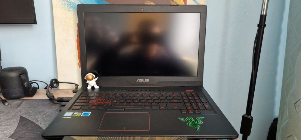 Vând Laptop Asus