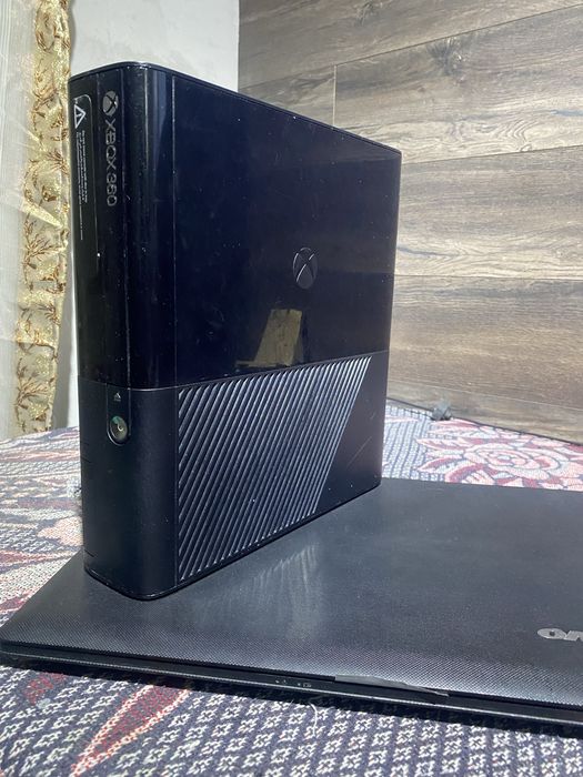 XBOX 360E и ноутбук ЛЕНОВО