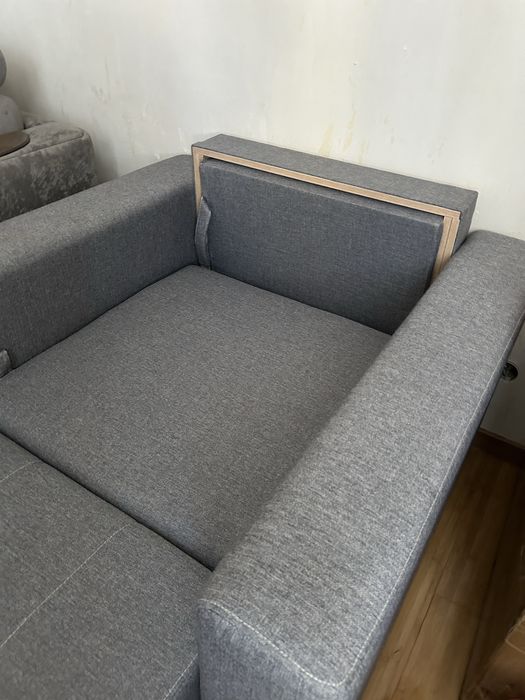 кресло-кровать серого цвета