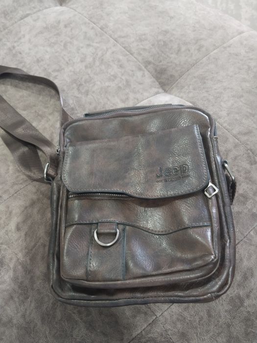 Продаю мужскую сумку