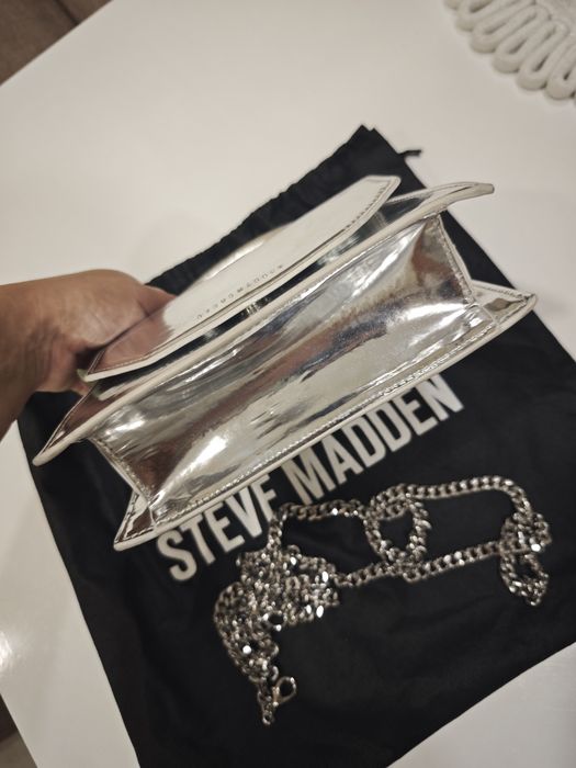 Дамска сребърна чанта Steve Madden