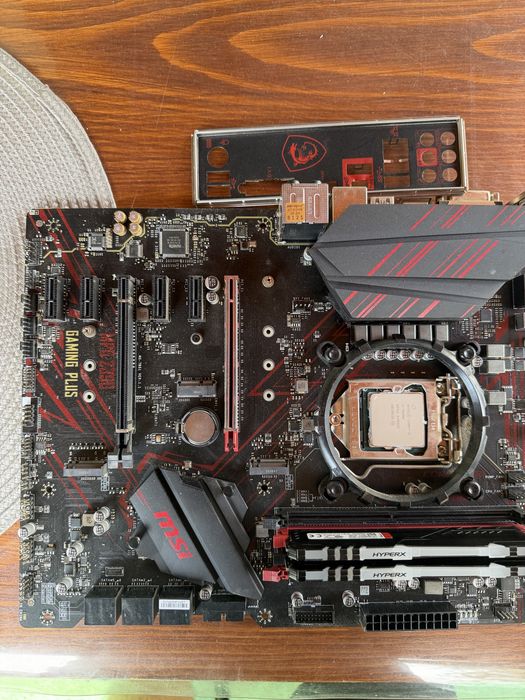 Kit i5 9600k 16 gb ram 3200 z390