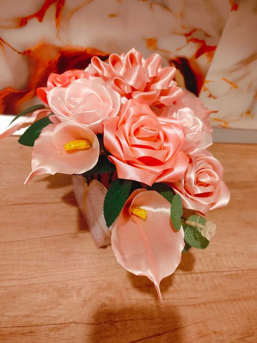 Buchet din trandafiri din satin