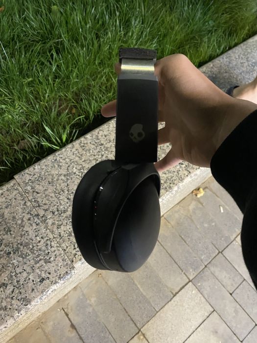 продам skullcandy crusher evo