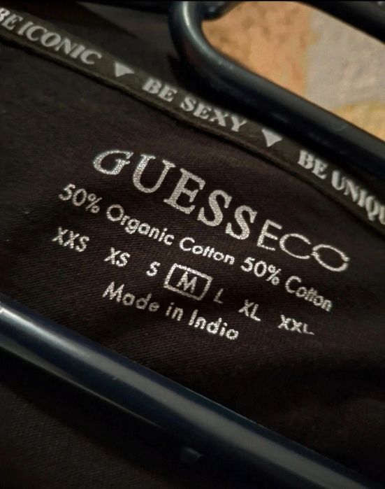 Tricou dama Guess, mărimea M,  nou fără etichetă.