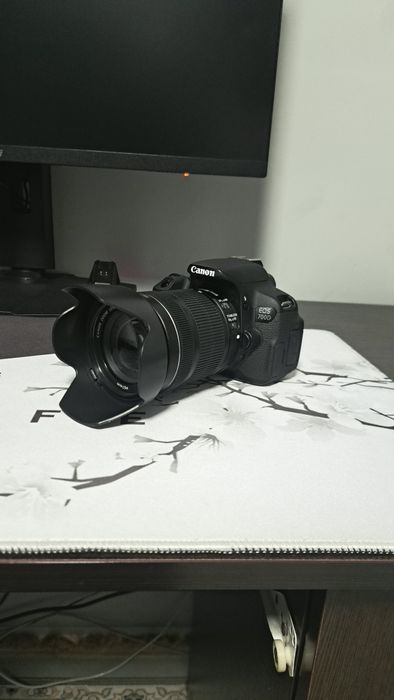 Canon EOS 700D + 18–135 IS STM