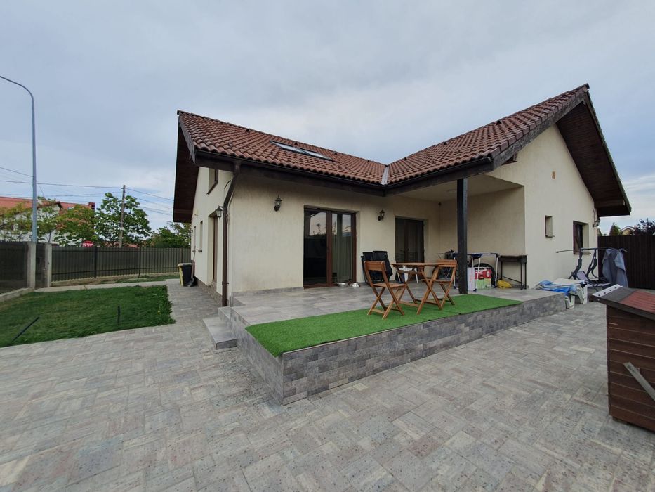 PARTICULAR OFER CASA singur in curte, 3 camere, Livada 1, Ghimbav