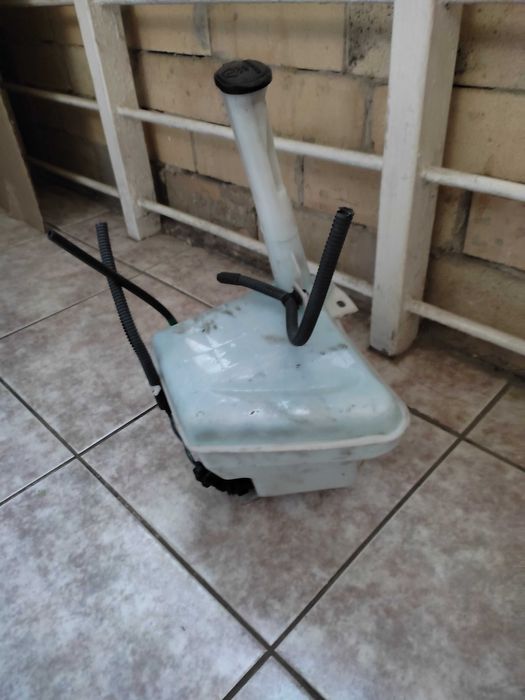 Бачок омывателя для Тойоты Ярис