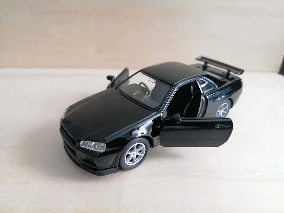 Нисан Скайлайн ГТ-Р (Р34) в мащаб 1:34