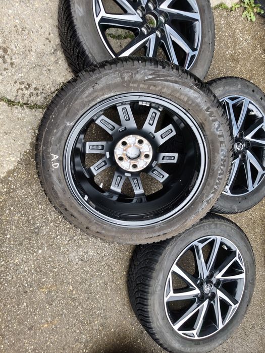 16" оригинални алуминиеви джанти за Toyota Yaris hybrid.