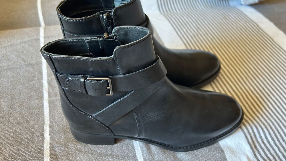 Кожени боти Clarks 35