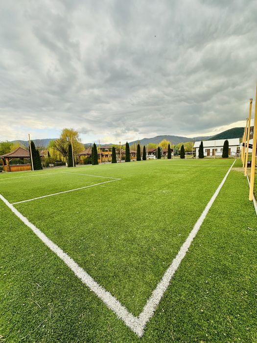 Vand gazon sintetic teren de fotbal