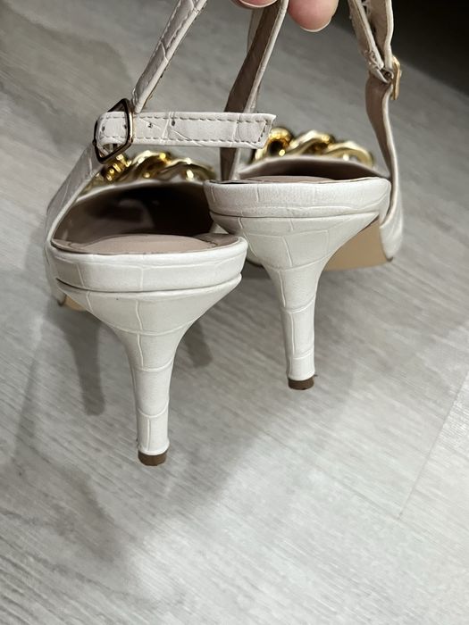 Нарядные туфли на каблуке