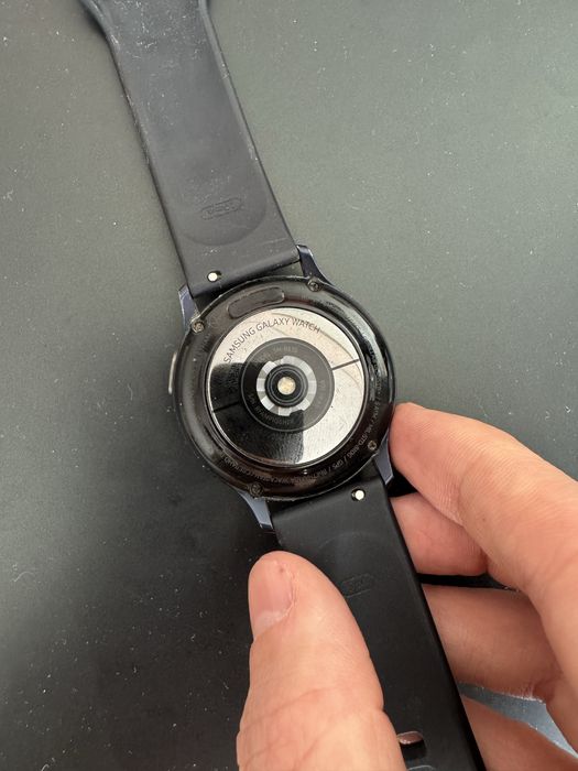Продам galaxy watch active 2