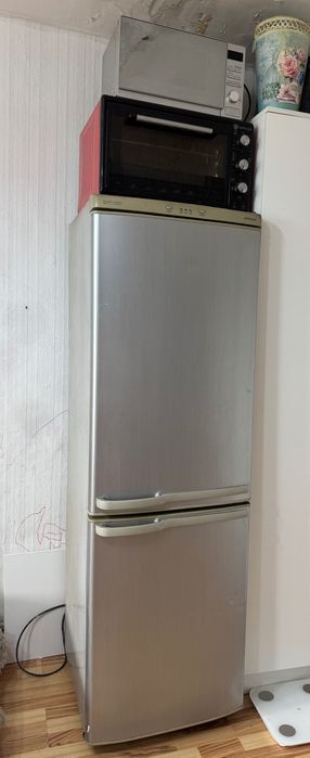 Микроволновка Midea