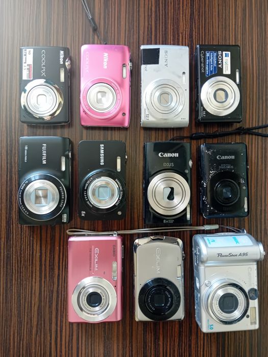 Aparate foto DEFECTE