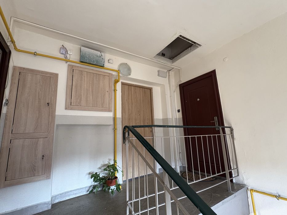 Apartament 3 camere , decomandat ,zona Confectii