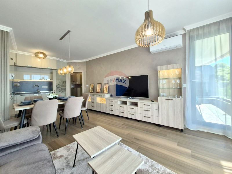 Дава се под наем Двустаен апартамент в Варна, Бриз - 74 кв.м за 1000 € - Снимка #4