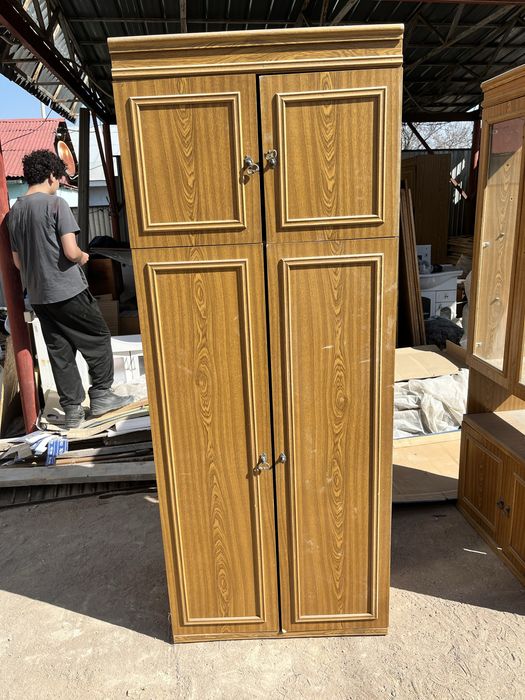 Продам шкаф хороший