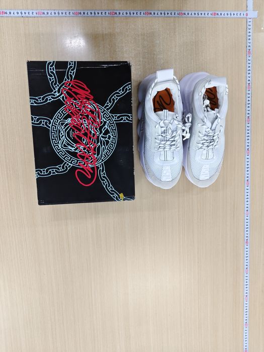 Versace Chain Reaction