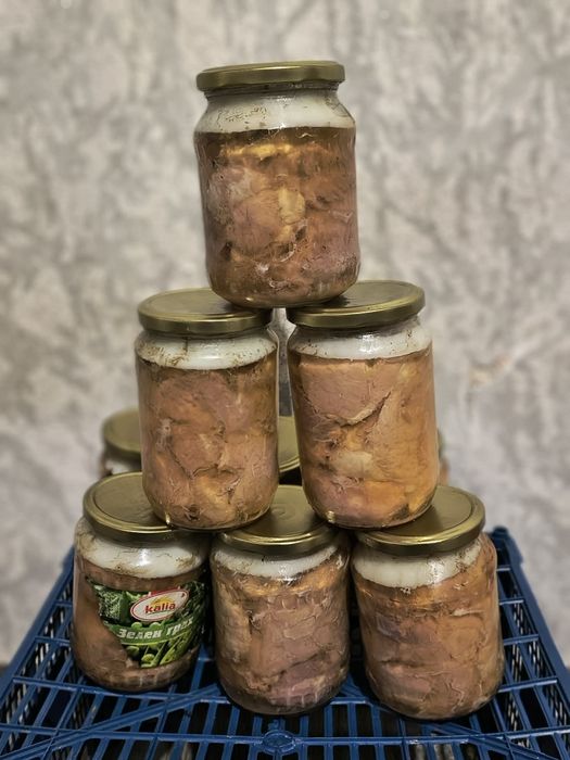 Продавам домашно свински буркани