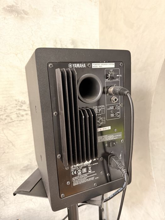 Yamaha HS7I Мониторы/Колонка
