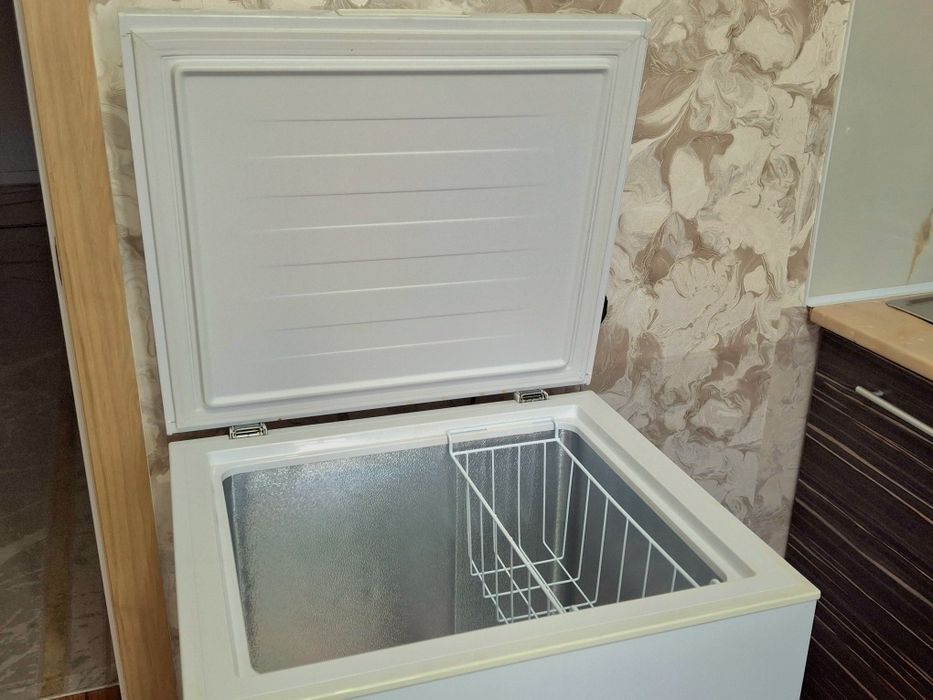 Продаётся морозильник Hisense!