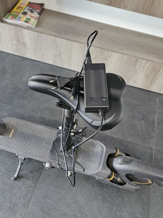 Trotineta electrica Segway Ninebot Max G2