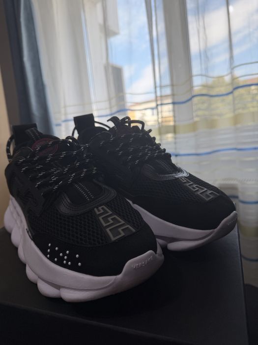 Versace chain reaction