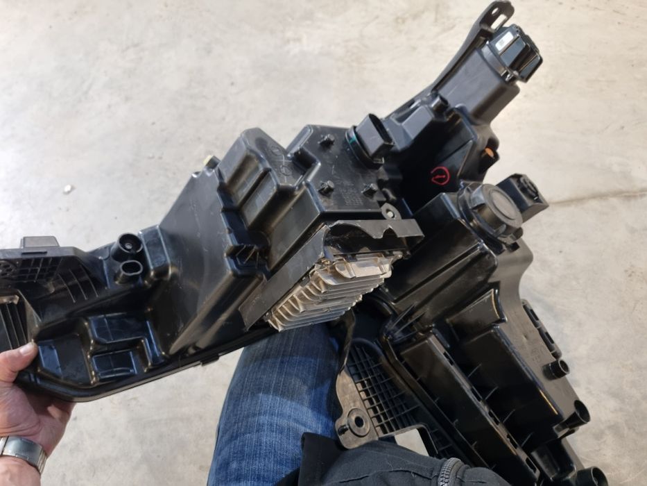 Фара левая,правая Geely Atlas