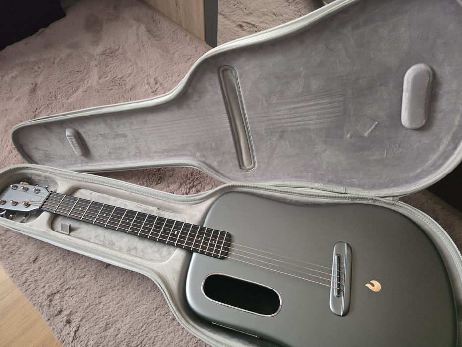 Chitară Lava me 4 carbon 38" cu husa space bag nouă