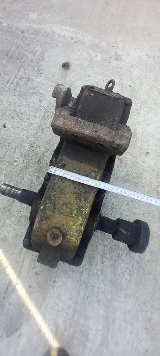 reductor raport 22 la 1 crapator lemne / presă peleți / troliu / bandă