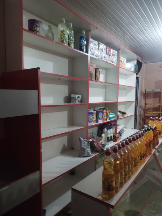 Продаю полки и холодильники б/у