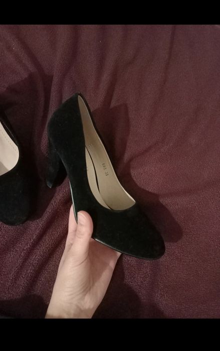 Pantofi de catifea cu toc