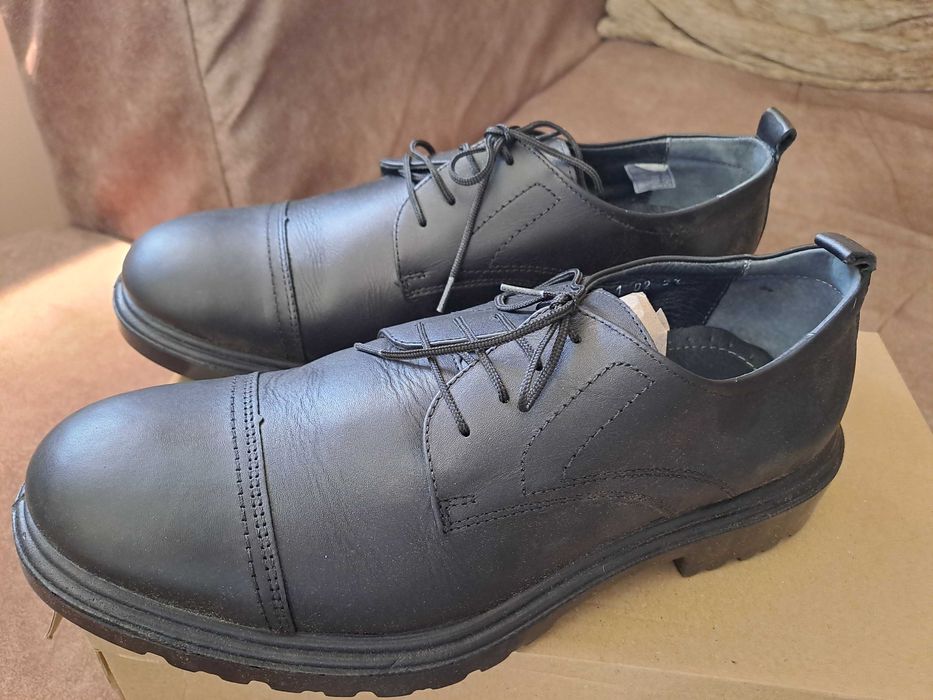 Чисто нови кожени обувки "Кавалер* номер 42