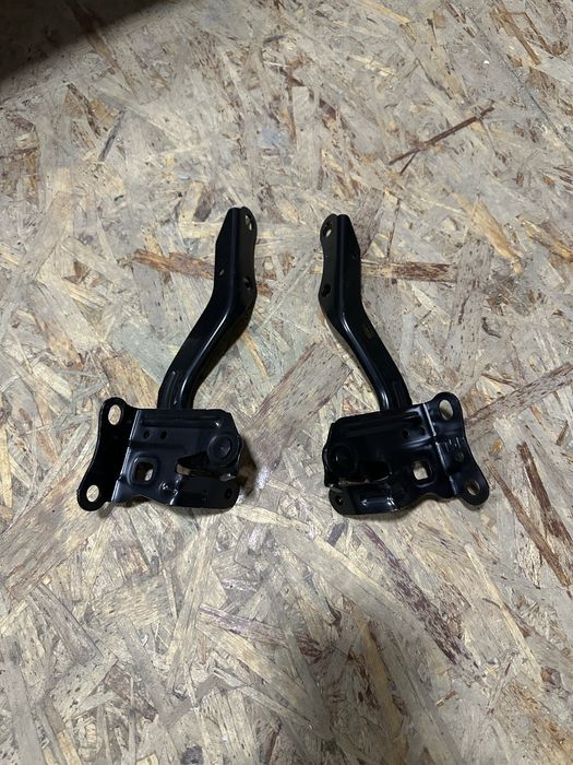 Петли капота Corolla 210 оригинла