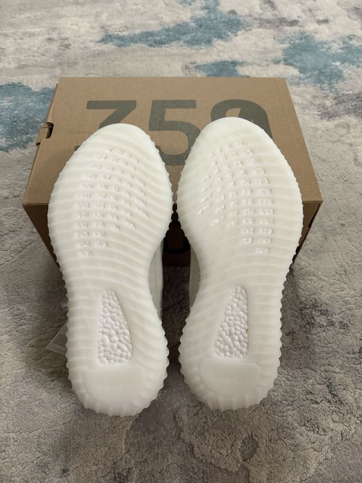 Yeezy 350 V2 Bone