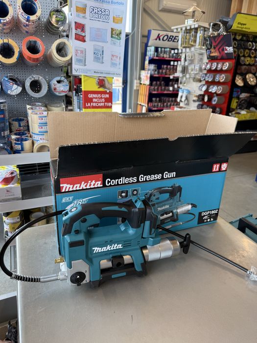 Masina de gresat Makita 18V DGP180Z