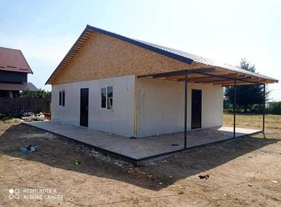 Vand Case pe structura metalica