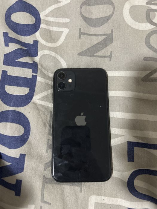 Продам айфон 11