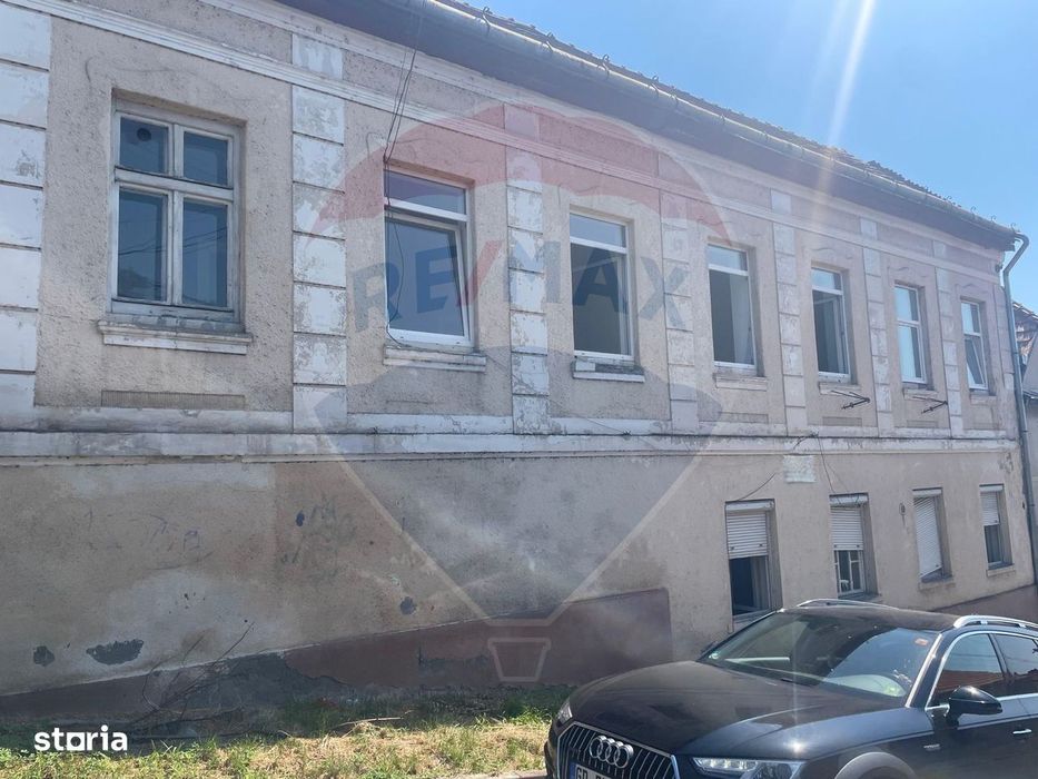 Casă cu 3 camere de vânzare în zona centrala comison 0%