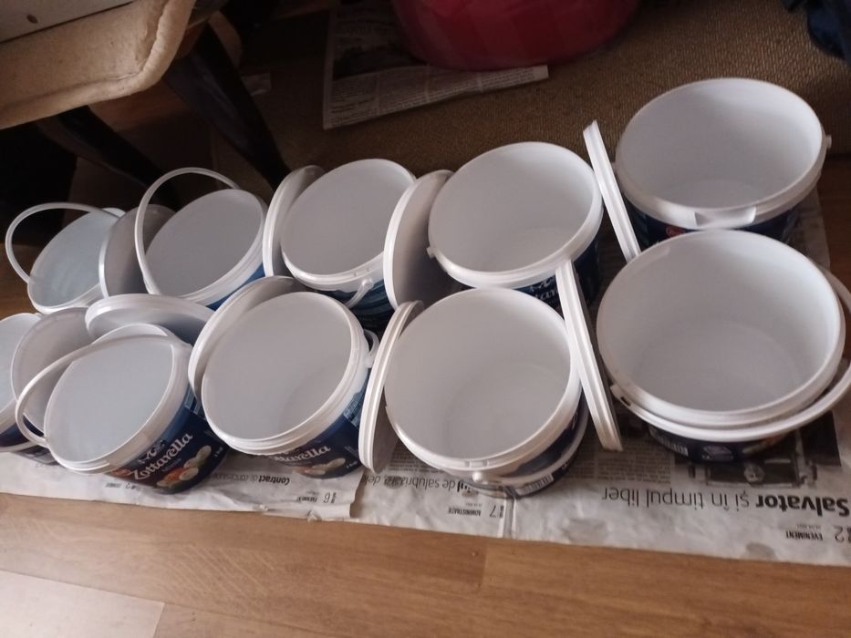 Galeti plastic albe alimentare