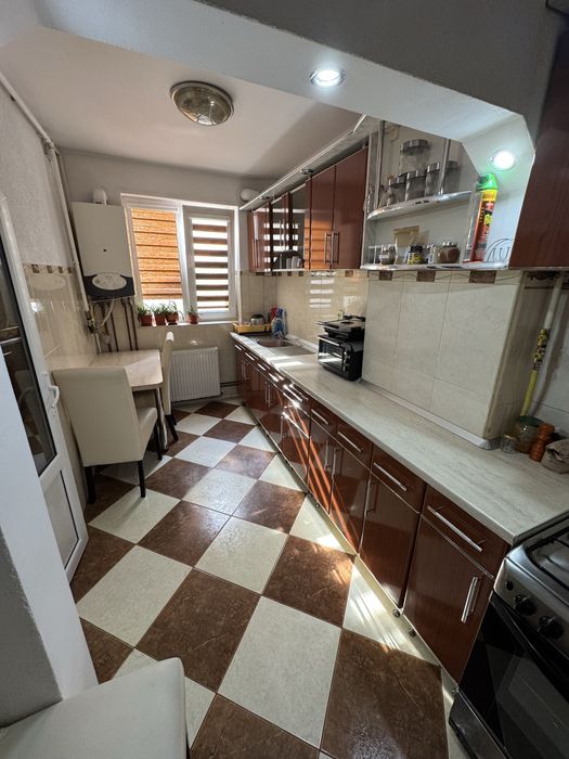 De vanzare apartament 3 camere zona centrala big