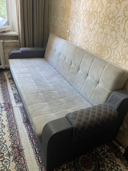 Divan sotiladi srochna