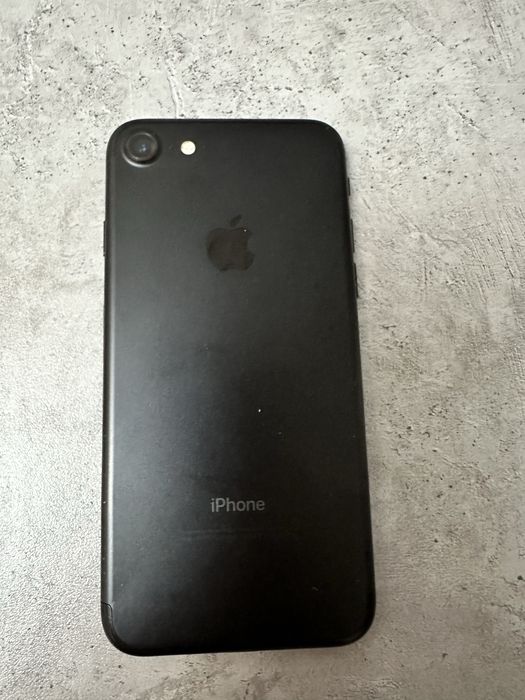 Продам iphone 7