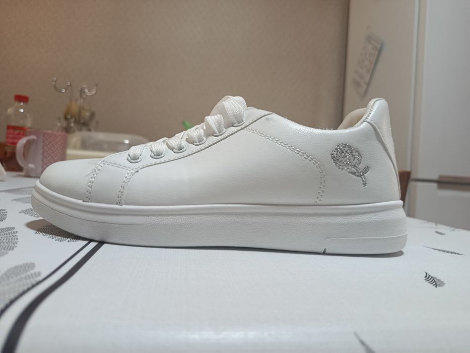 Кросовки  DISHER новые