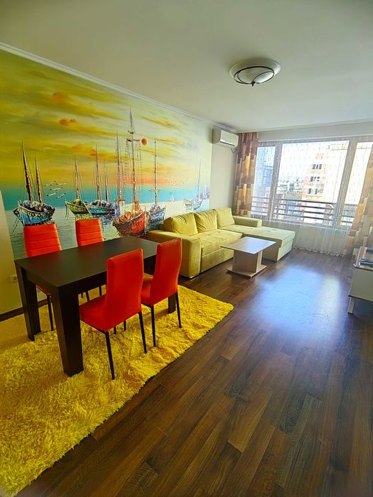 Нощувки в апартамент в комплекс с басейни в гр. Поморие