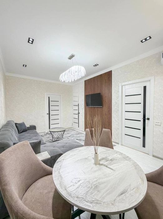 Срочно продаётся 2 ком Максим Горький