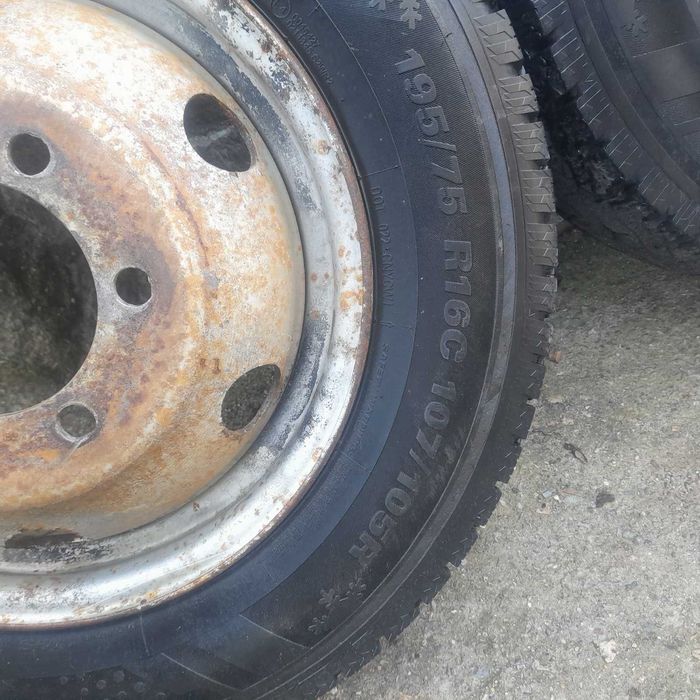 7 гуми с джанти за камион 195/75