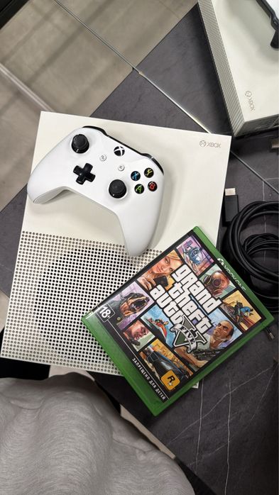 XBOX One S 1TB - Идеальное состояние